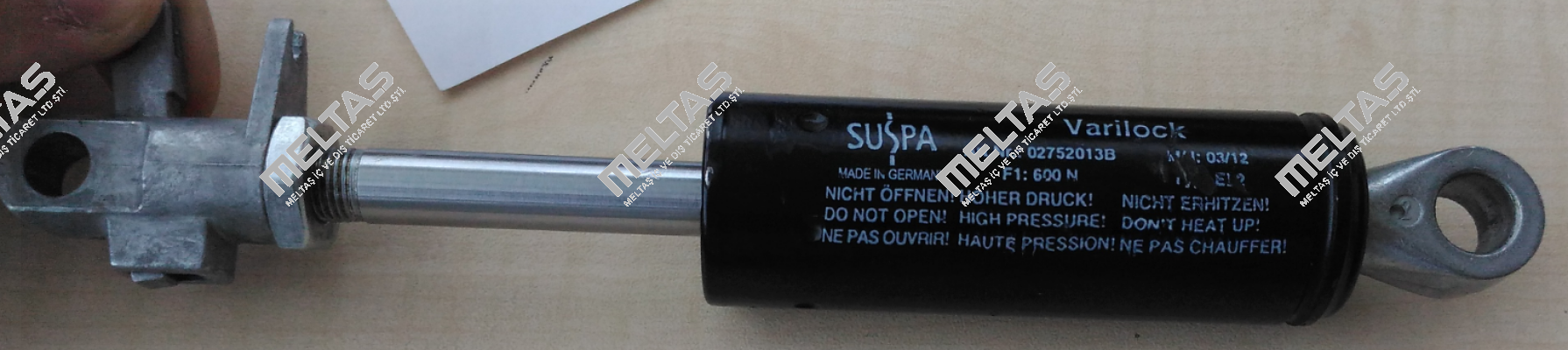02752013B Suspa
